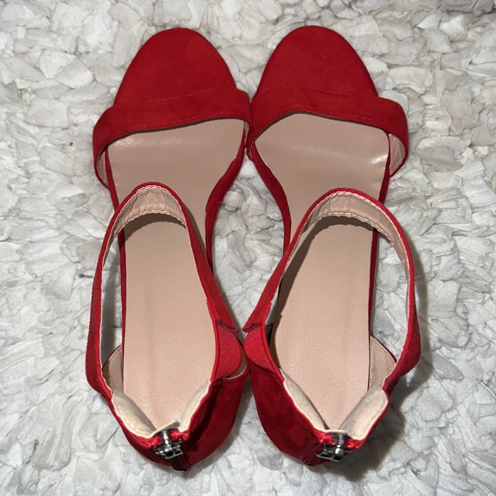 Red kitten heels Size 41 (9.5-10) - Picture 5 of 7